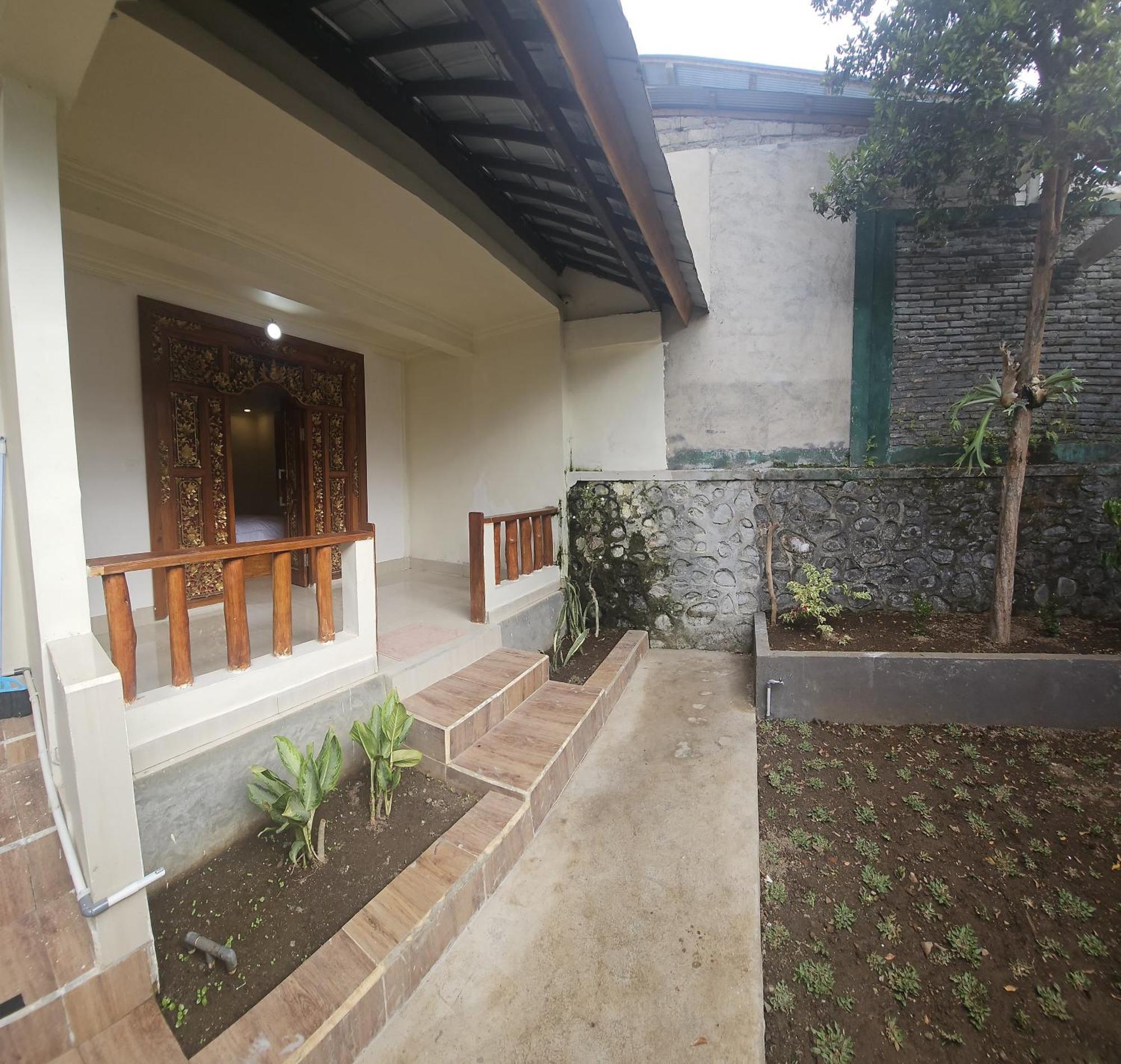 Rinjani Trekking Center Hotel Сенару Екстериор снимка